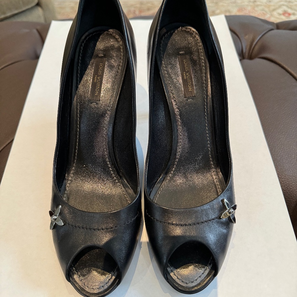 Louis Vuitton Black Leather Peep Toe Pumps Size 8.5